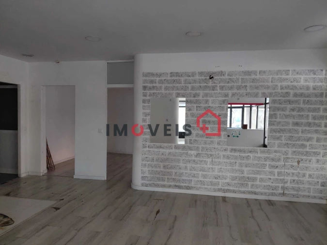 Loja para Arrendamento em Nossa Senhora da Piedade Foto 6