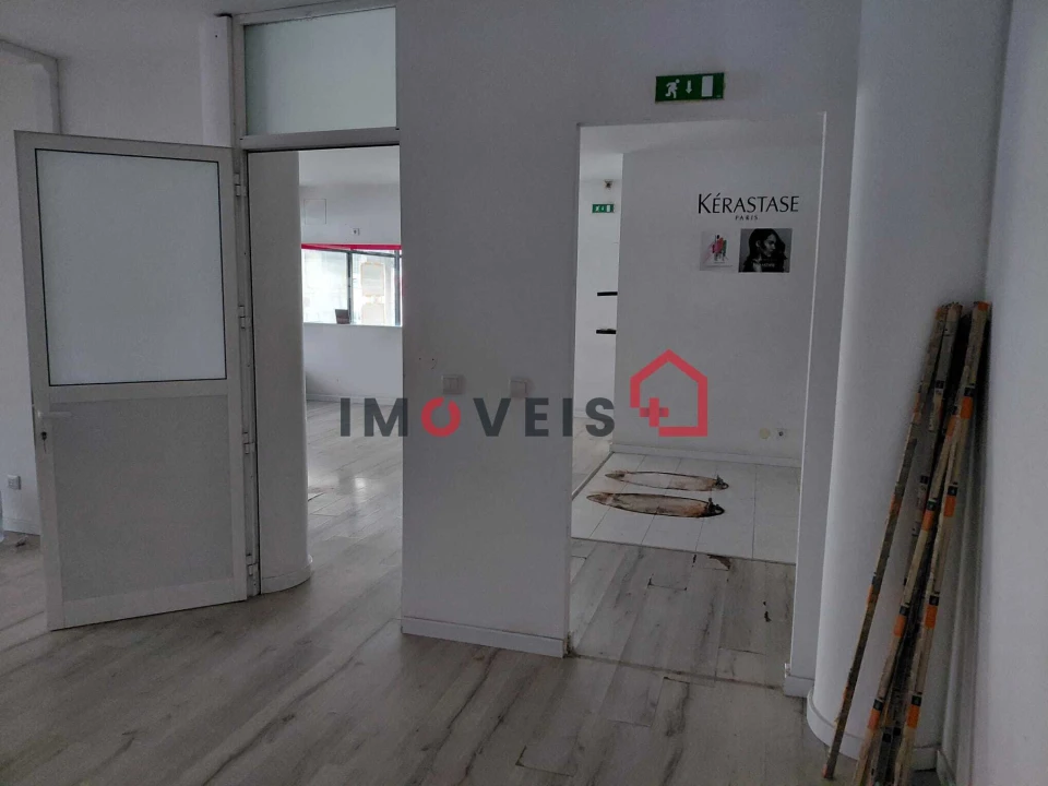 Loja para Arrendamento em Nossa Senhora da Piedade Foto 3