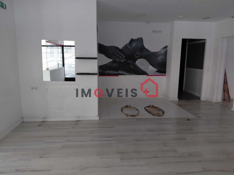 Loja para Arrendamento em Nossa Senhora da Piedade Foto 9