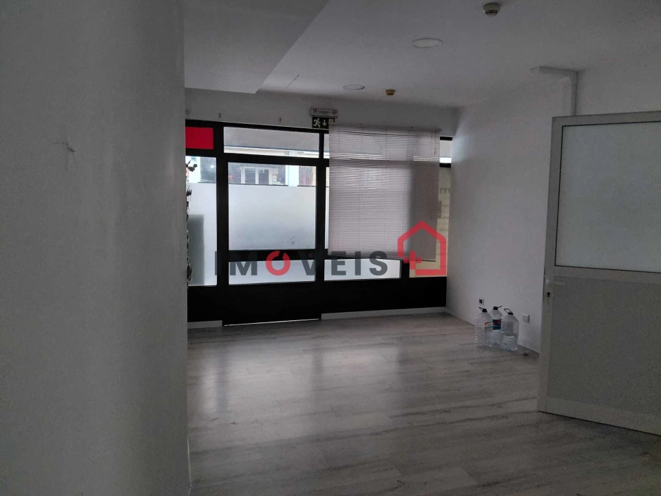 Loja para Arrendamento em Nossa Senhora da Piedade Foto 4