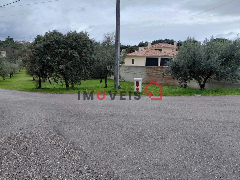 Terreno para Venda em Atouguia Foto 2