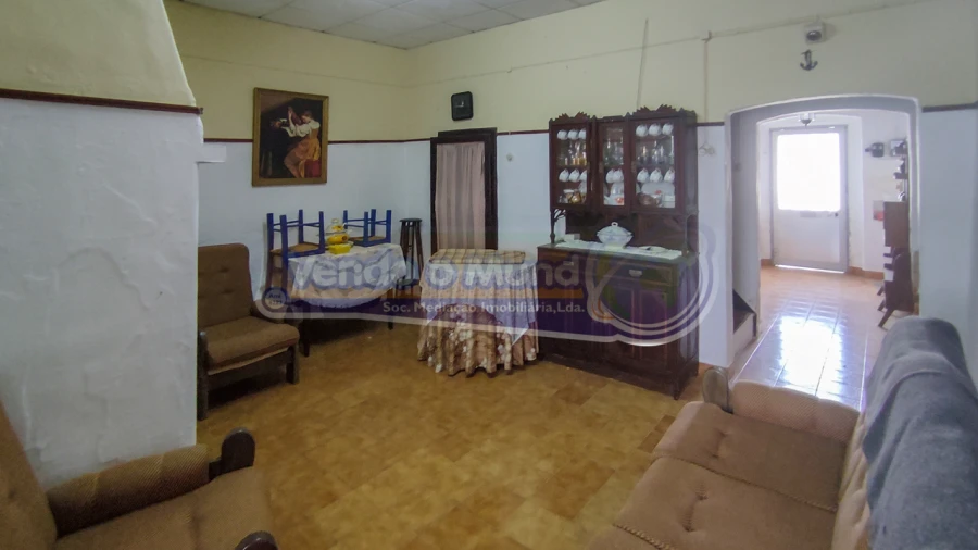 Moradia T2 para Venda em Cabeção Foto 8