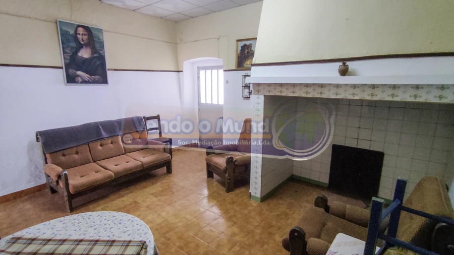 Moradia T2 para Venda em Cabeção Foto 7