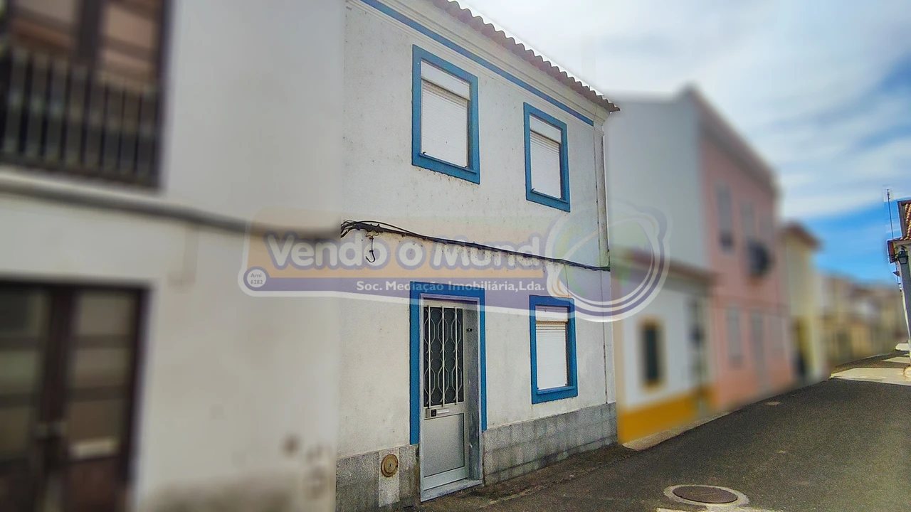 Moradia T2 para Venda em Cabeção Foto 2