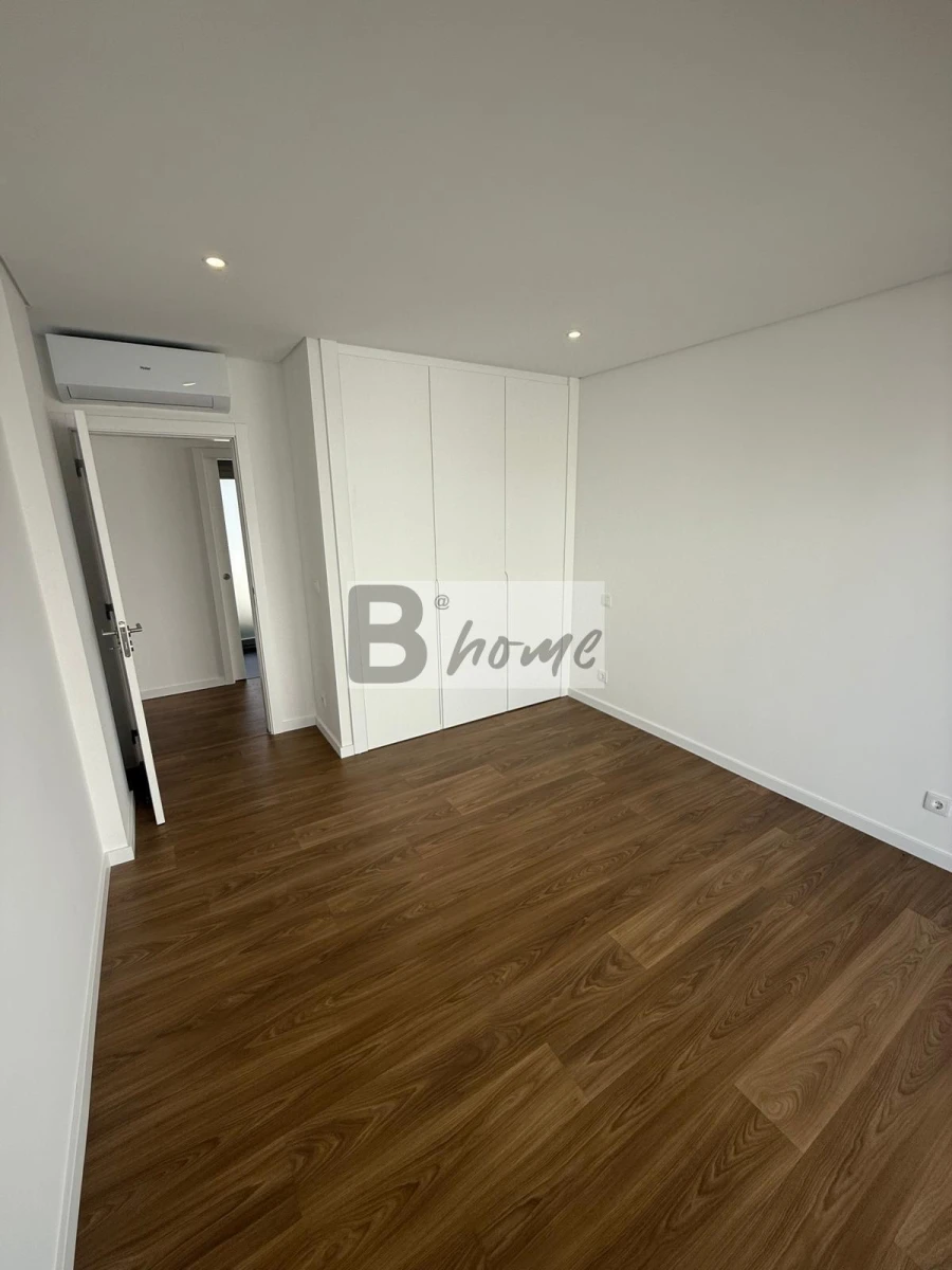 Apartamento T1 para Venda em Charneca de Caparica e Sobreda Foto 18