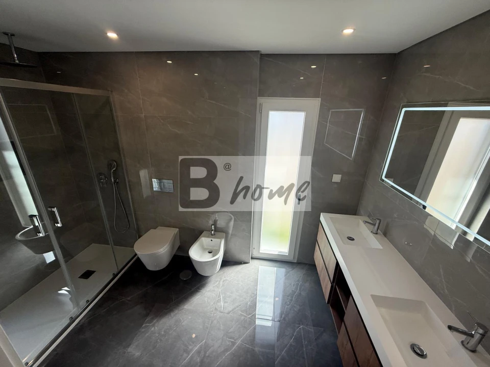 Apartamento T1 para Venda em Charneca de Caparica e Sobreda Foto 10