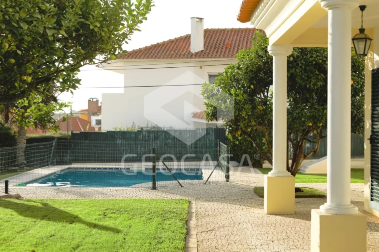 Moradia T4 para Venda em Alcabideche Foto 3