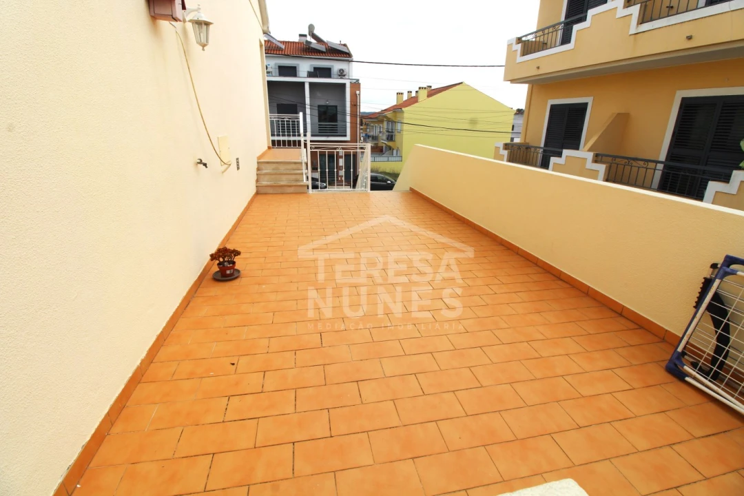 Moradia T3 para Venda em Quinta do Conde Foto 16