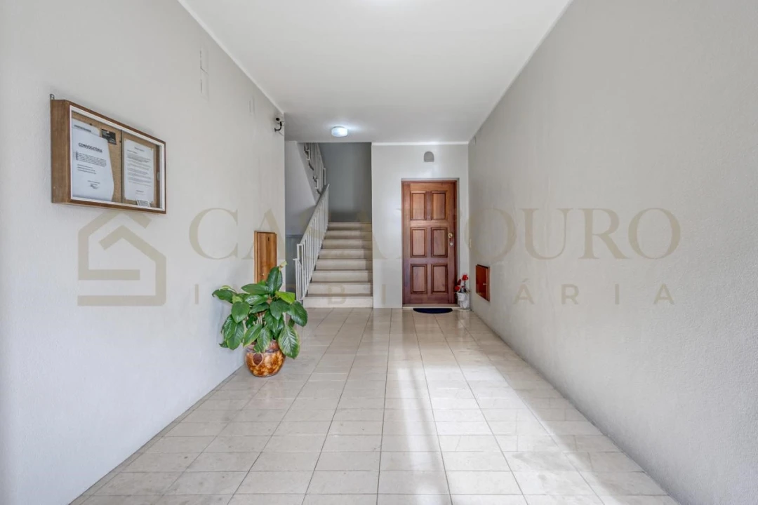 Apartamento T3 para Venda em Retorta e Tougues Foto 27