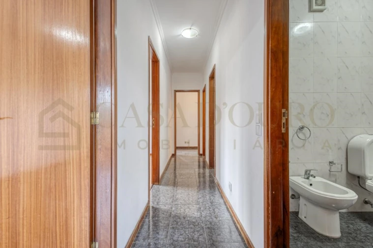 Apartamento T3 para Venda em Retorta e Tougues Foto 6