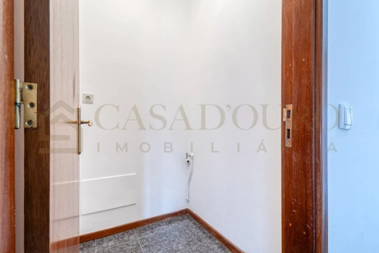 Apartamento T3 para Venda em Retorta e Tougues Foto 7