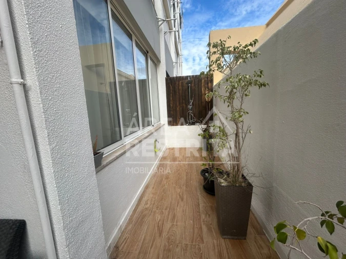 Apartamento T2 para Arrendamento em Costa da Caparica Foto 19