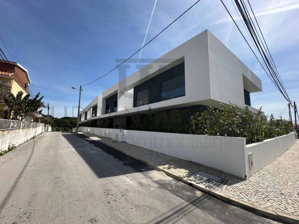 Moradia T4 para Venda em Loures Foto 1