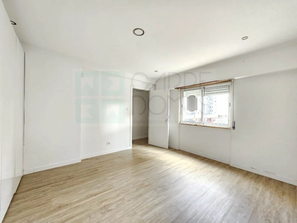 Apartamento T3 para Venda em Ramada e Caneças Foto 4