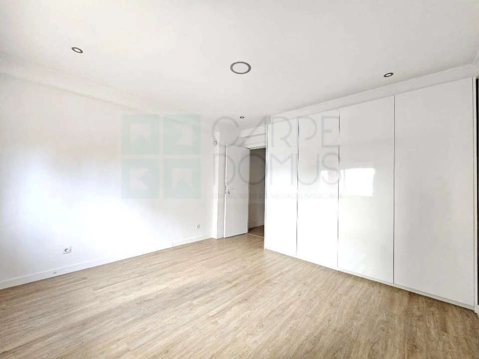 Apartamento T3 para Venda em Ramada e Caneças Foto 20