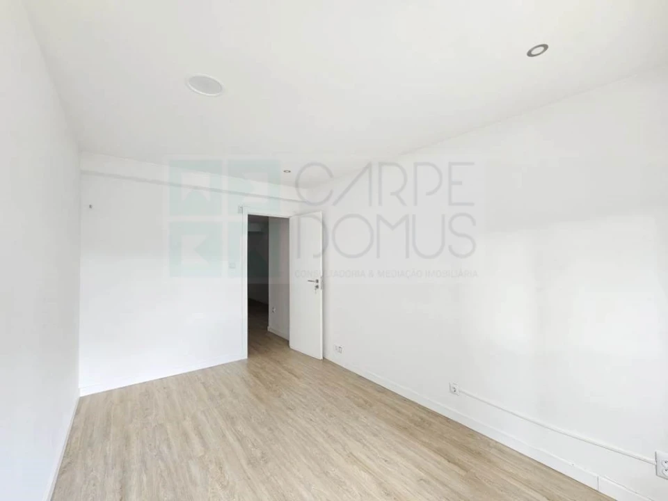 Apartamento T3 para Venda em Ramada e Caneças Foto 23