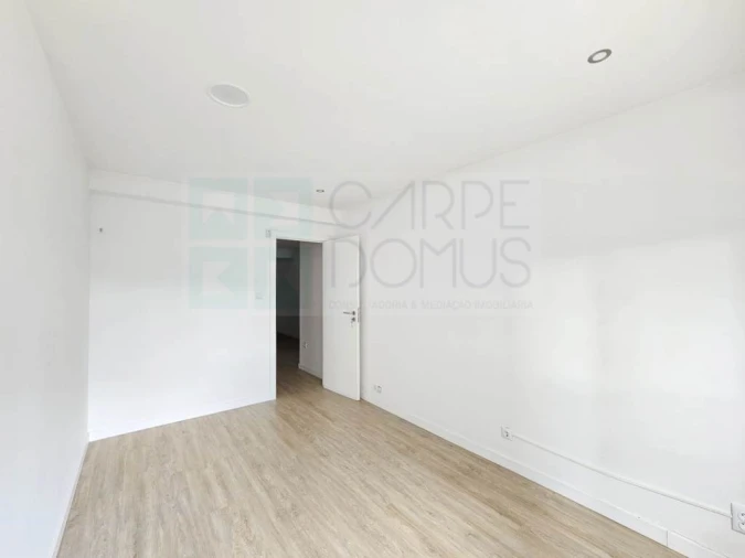 Apartamento T3 para Venda em Ramada e Caneças Foto 23