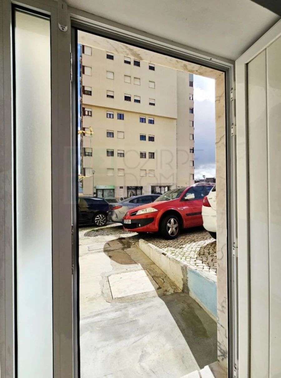 Apartamento T3 para Venda em Ramada e Caneças Foto 34