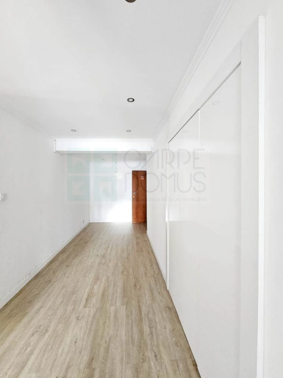 Apartamento T3 para Venda em Ramada e Caneças Foto 40