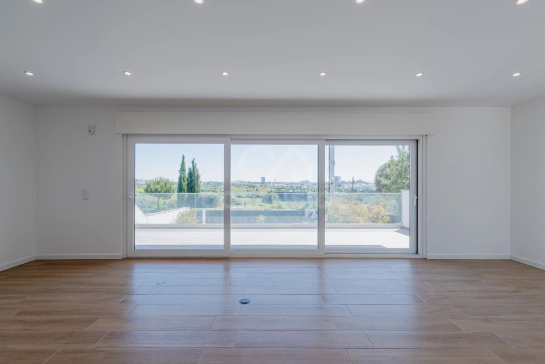 Moradia T3 para Venda em São Domingos de Rana Foto 4