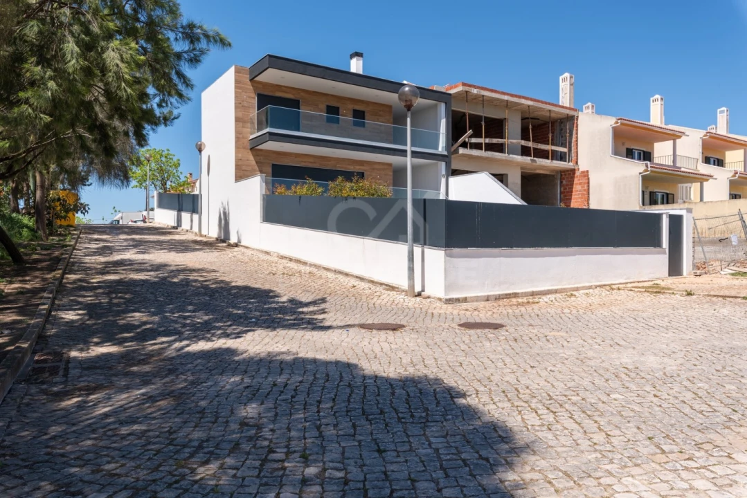 Moradia T3 para Venda em São Domingos de Rana Foto 56