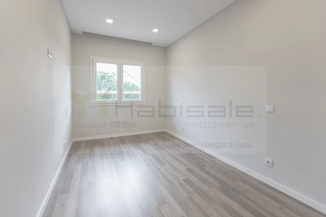 Apartamento T2 para Arrendamento em Odivelas Foto 17