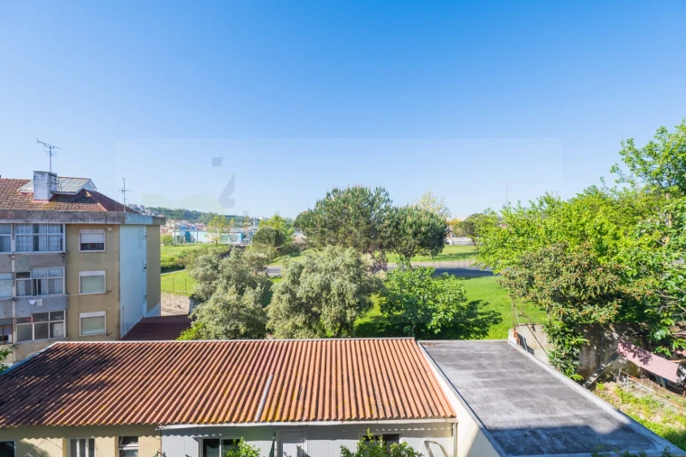 Apartamento T2 para Arrendamento em Odivelas Foto 3