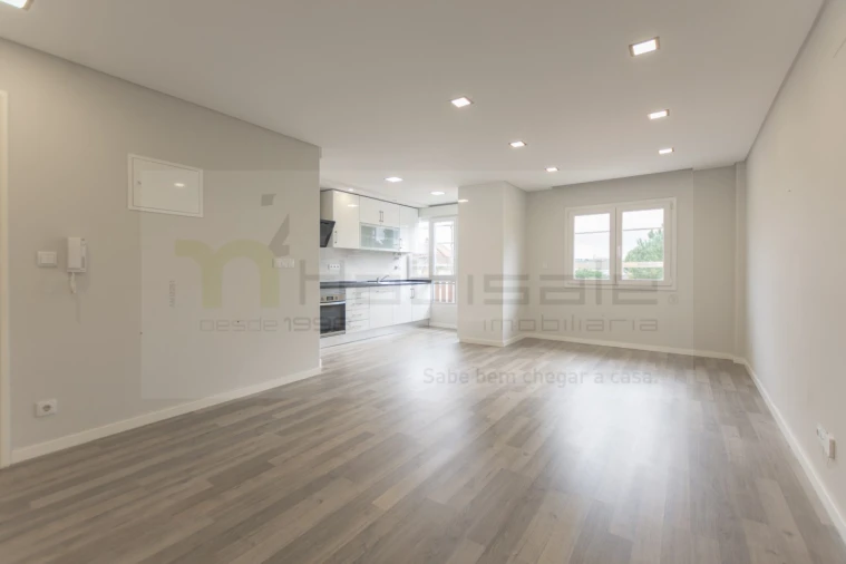 Apartamento T2 para Arrendamento em Odivelas