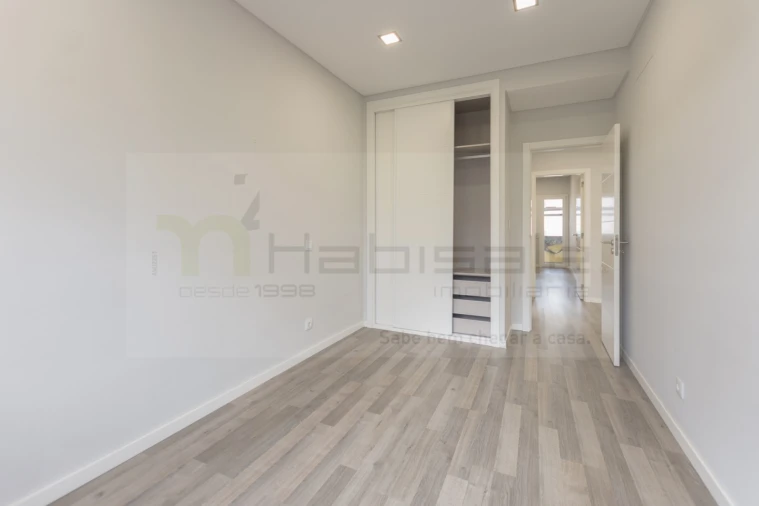 Apartamento T2 para Arrendamento em Odivelas Foto 18