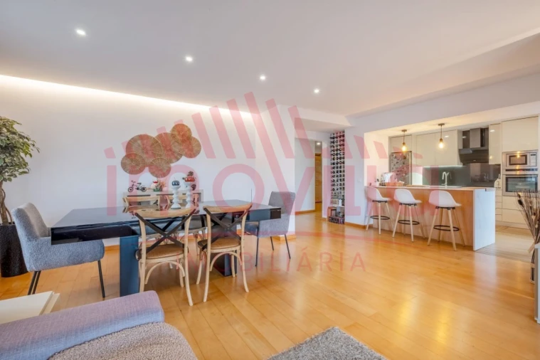 Apartamento T2 para Venda em Vila Nova da Telha Foto 5