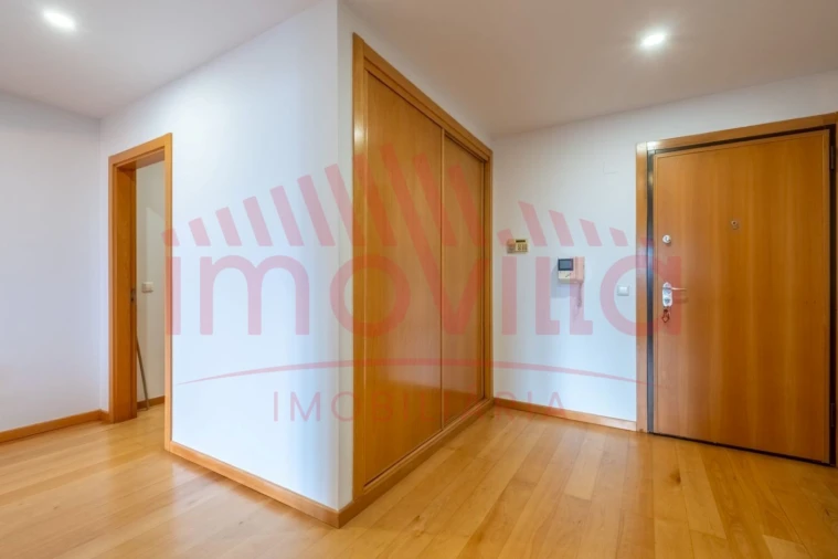 Apartamento T2 para Venda em Vila Nova da Telha Foto 18