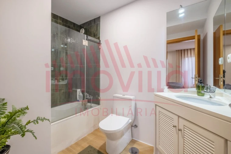 Apartamento T2 para Venda em Vila Nova da Telha Foto 12