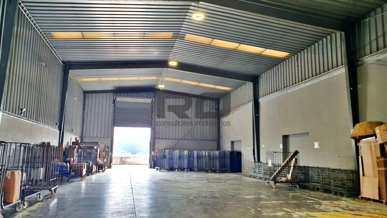 Armazém para Arrendamento em Alfena Foto 2