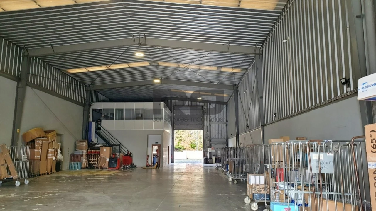 Armazém para Arrendamento em Alfena Foto 3