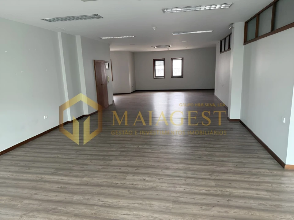 Loja para Arrendamento em Santo Tirso, Couto (Santa Cristina e São Miguel) e Burgães Foto 7