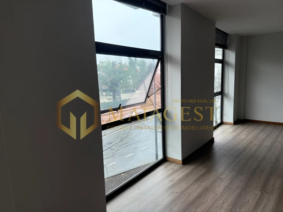 Loja para Arrendamento em Santo Tirso, Couto (Santa Cristina e São Miguel) e Burgães Foto 18