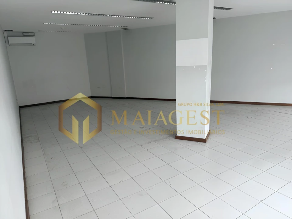 Loja para Arrendamento em Santo Tirso, Couto (Santa Cristina e São Miguel) e Burgães Foto 23