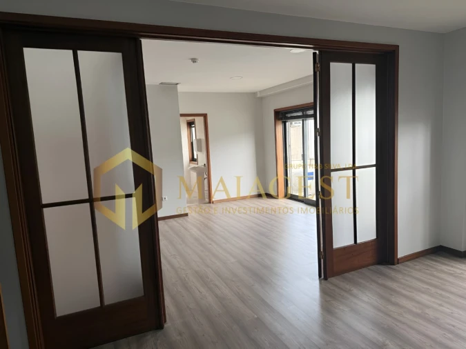 Loja para Arrendamento em Santo Tirso, Couto (Santa Cristina e São Miguel) e Burgães Foto 14