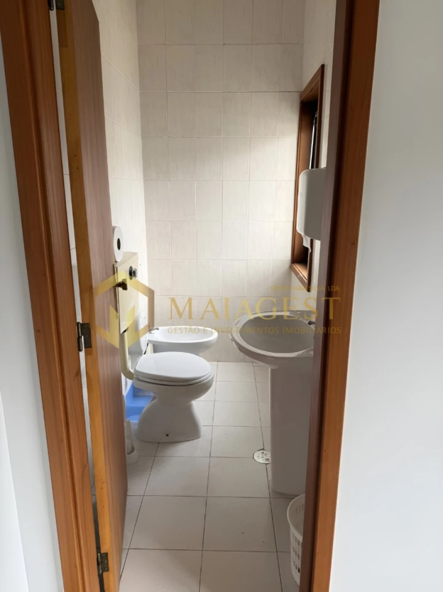 Loja para Arrendamento em Santo Tirso, Couto (Santa Cristina e São Miguel) e Burgães Foto 19