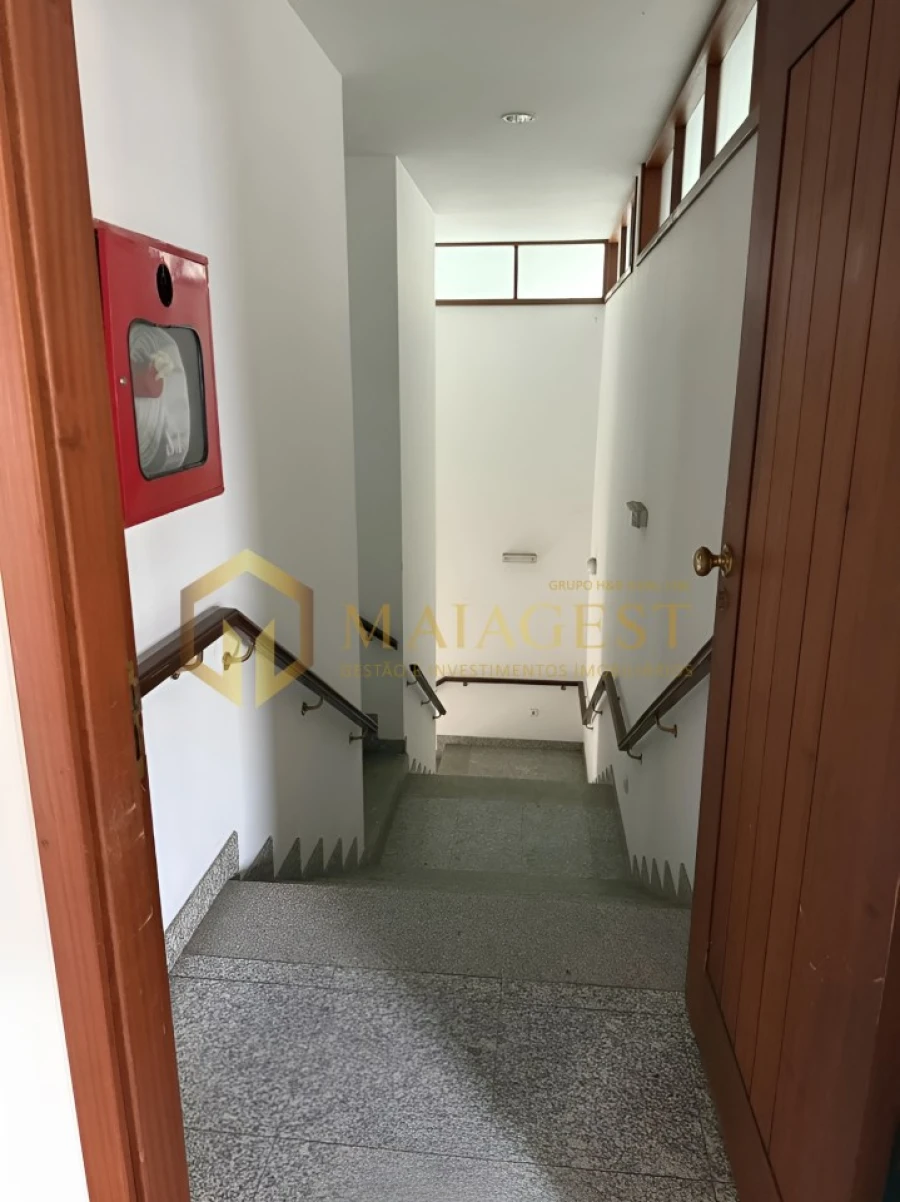 Loja para Arrendamento em Santo Tirso, Couto (Santa Cristina e São Miguel) e Burgães Foto 25