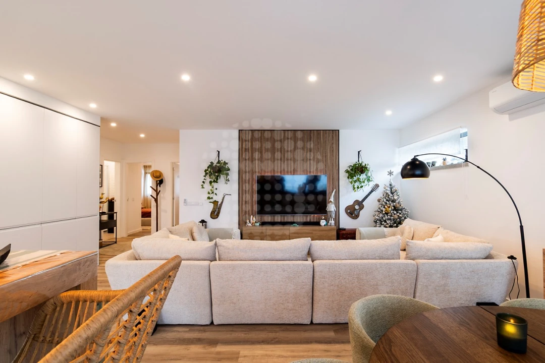 Apartamento T3 para Venda em Quelfes Foto 17