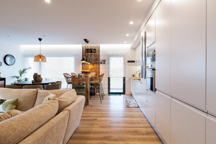 Apartamento T3 para Venda em Quelfes Foto 5