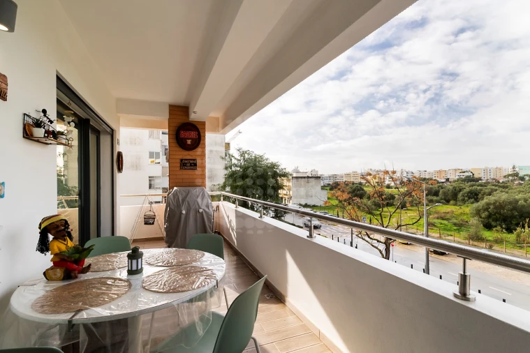 Apartamento T3 para Venda em Quelfes Foto 9