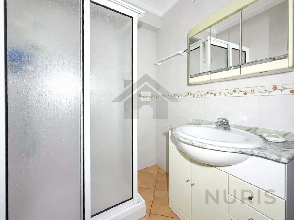 Apartamento T1 para Venda em Portimão Foto 13