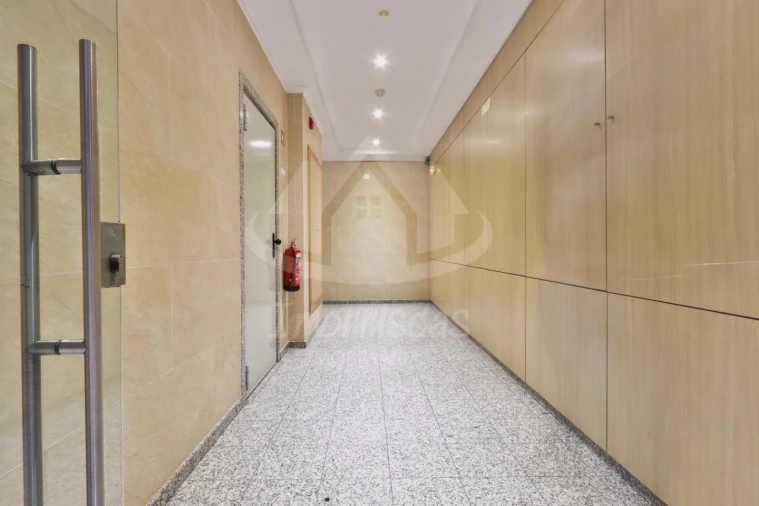 Apartamento T2 para Venda em Santa Iria de Azoia, São João da Talha e Bobadela Foto 16