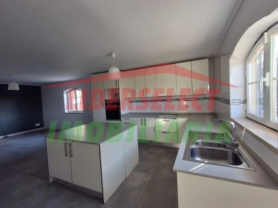 Moradia T4 para Venda em Ramalhal Foto 3