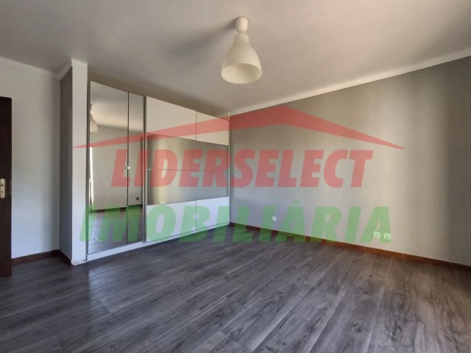 Moradia T4 para Venda em Ramalhal Foto 5