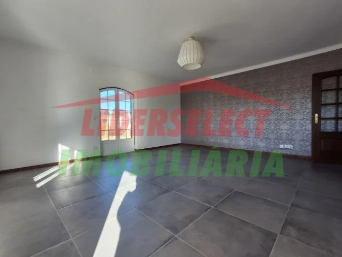 Moradia T4 para Venda em Ramalhal Foto 4