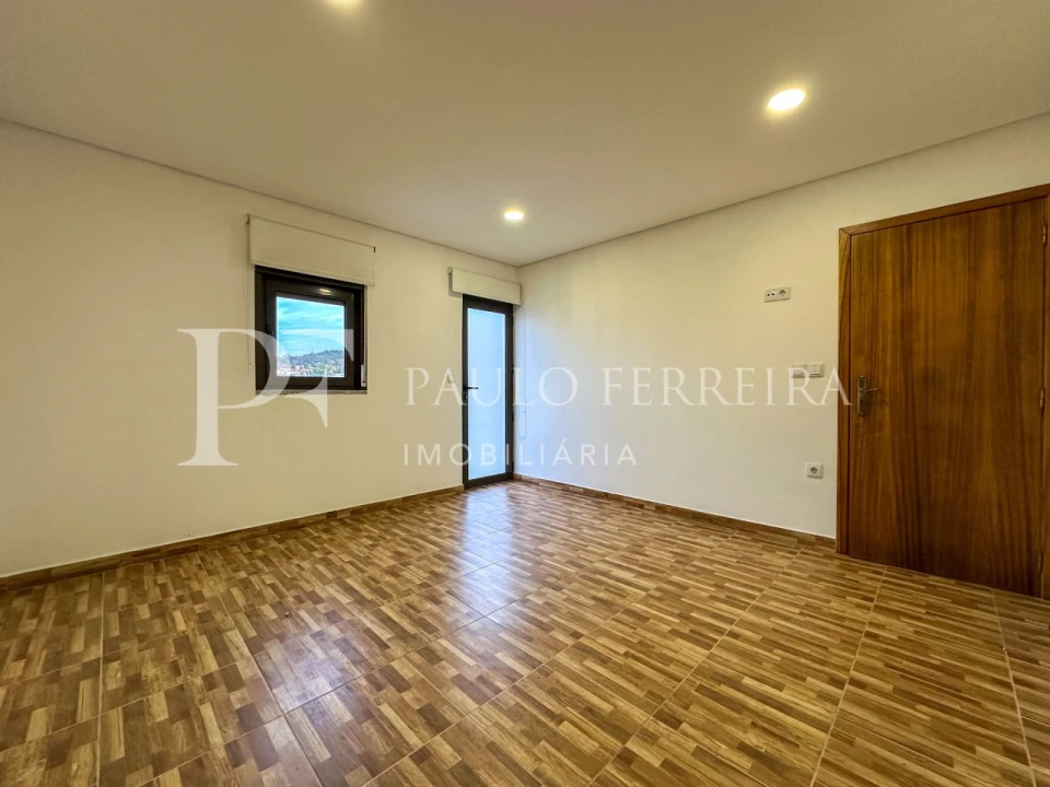 Moradia T2 para Arrendamento em Gondifelos, Cavalões e Outiz Foto 12