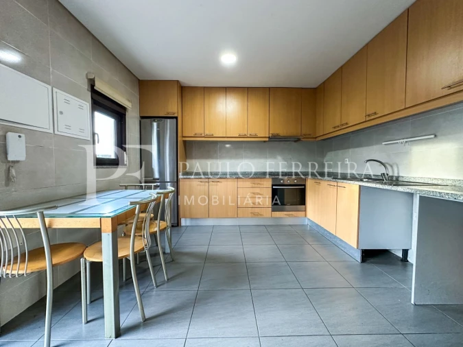 Moradia T2 para Arrendamento em Gondifelos, Cavalões e Outiz Foto 7